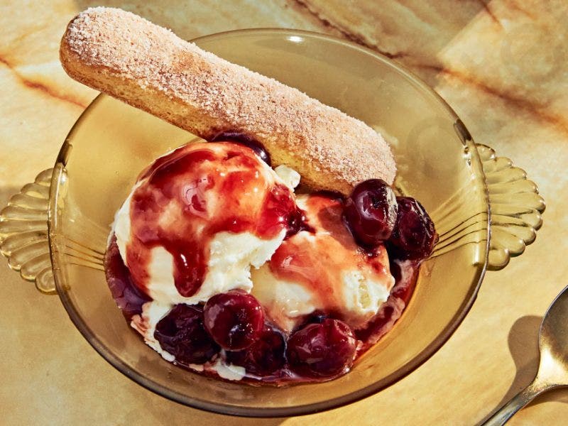 An Easy Old-Fashioned Cherries Jubilee Recipe to Swoon Over